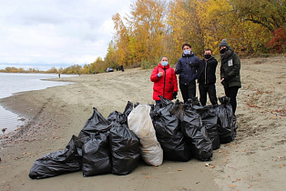 В Центральном районе Барнаула несколькими акциями открыли месячник санитарной очистки
