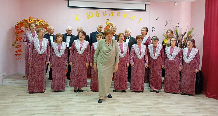 В Музыкальной гостиной ТОС «Тимуровский» прошел юбилейный вечер Академического народного хора ветеранов