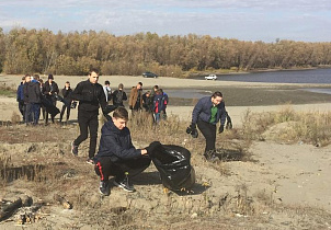 150 мешков мусора собрали студенты на берегу Оби