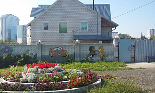 В микрорайоне «Докучаевский» ремонтируют дороги и обустраивают цветники