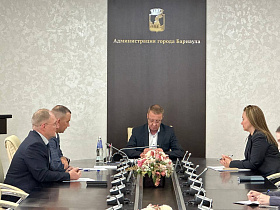 Вячеслав Франк провёл совещание по восстановлению переправы по улице Силикатной