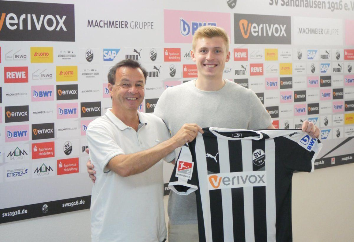 Барнаульский футболист Александр Жиров продолжит карьеру в Германии