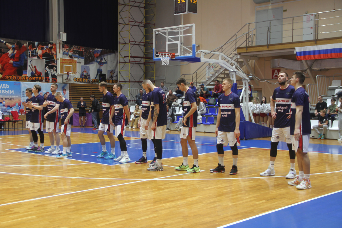 Барнаульские баскетболисты одержали победу над соперником из Курска