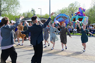 «Вальс Победы» станцевали в Барнауле