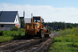 Во Власихе грейдируют грунтовые дороги
