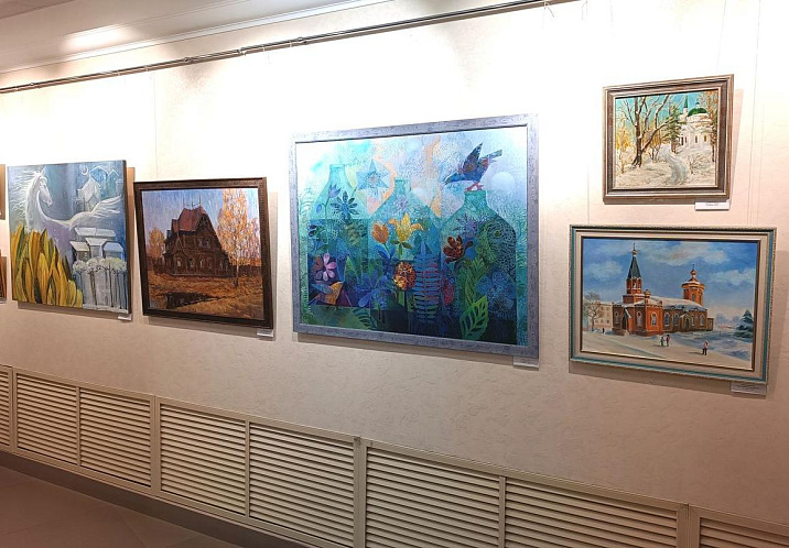 Детская художественная школа №2 Барнаула представила выставку к своему 35-летию